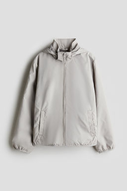 Chaqueta cortavientos con capucha