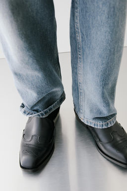 COWBOY BOOTS