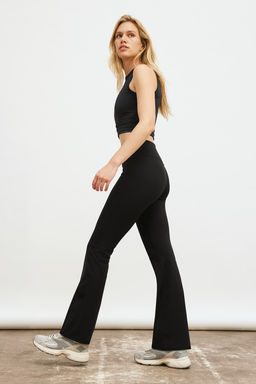 Leggings de deporte acampanados en DryMove
