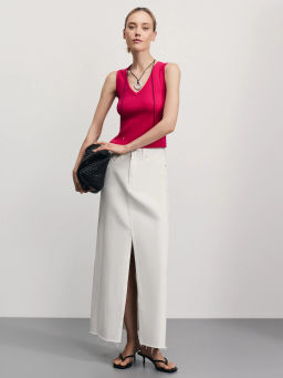 Укороченный топ в рубчик с V-образным вырезом / Zarina  фото 2