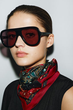 CINTUR?N PA?UELO ESTAMPADO / Granate