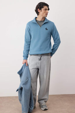 Mavi Regular/Normal Kesim Dik Yaka Fermuarl? Pamuklu At Nak?s Ici Polarl? Sweatshirt TMNAW24SW00041