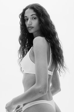 Sujetador de microfibra acolchado sin aros - H&m фото 3