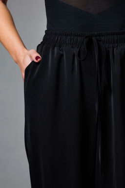 Брюки KOKOdea 212260.25 черный фото 2