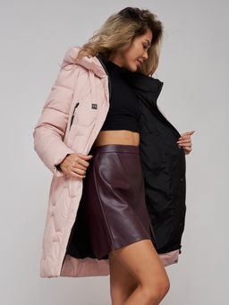 Пальто утепленное молодежное зимнее женское розового цвета 589899R - RoccaManer фото 22