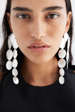 Pendientes colgantes de discos de metal