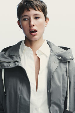 HOODED JACKET