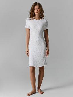 Сорочка ночная женская белая с цветочным принтом