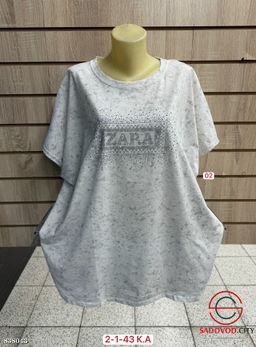 Футболка женская со стразами