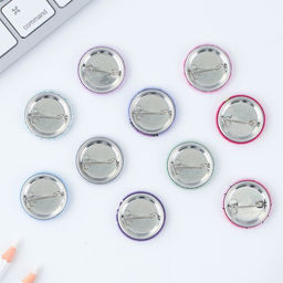 Цена за 10 шт. Значок металлический, закатной Аниме, d=2.5 см, МИКС