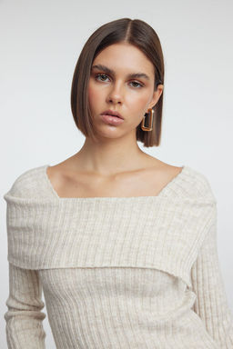 Tas Yumusak Dokulu Yaka Detayl? Etek Ucu Asimetrik Fitted/Vucudu Saran Triko Kazak TWOAW25KZ00239 - Trendyolmilla фото 2