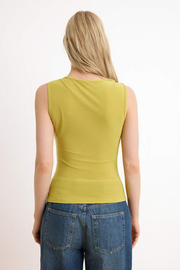 Yag Yesil Fitted/Vucuda Oturan Havuz Yaka Kolsuz Aksesuar Detayl? Esnek Orme Bluz TWOSS26BZ00472