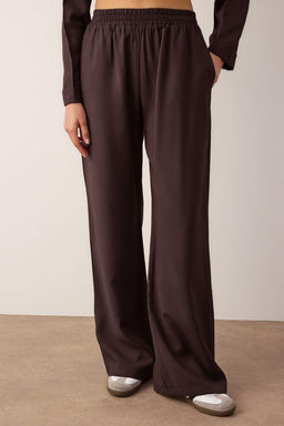 Koyu Kahverengi Yumusak Dokulu Bluz Pantolon Dokuma Alt - Ust Tak?m TWOAW26AU00111