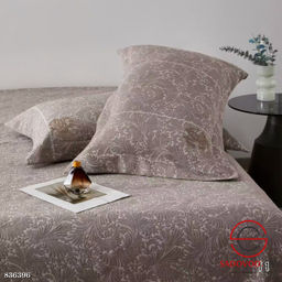 Покрывало на кровать с двумя наволочками