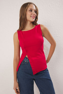 K?rm?z? Dugmeli Asimetrik Fitted/Vucuda Oturan Orme Bluz TWOSS25BZ00394