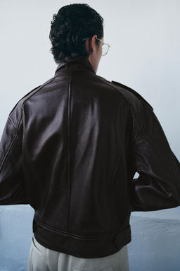 100% LEATHER BOMBER JACKET ZW COLLECTION LIMITED EDITION - Zara фото 10