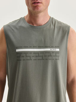 Bisiklet Yaka Bask?l? Penye Erkek Kolsuz Ti??rt