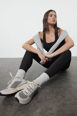 TRENDYOLMILLA Siyah Mat Kumas S?rt Detayl? Orme Spor Tulum THMAW25TU00001  фото 10