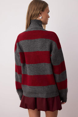 Bordo Yumusak Dokulu Genis Kal?p Kal?n V Yaka Triko Kazak TWOAW26KZ00152 - Trendyolmilla фото 4