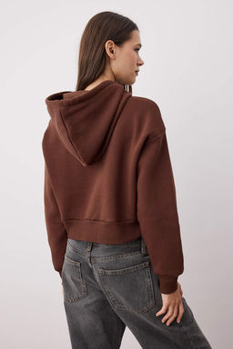 Kahverengi Kal?n Ici Polarl? Kapusonlu Rahat Kesim Crop Basic Orme Sweatshirt TWOAW24SW00105