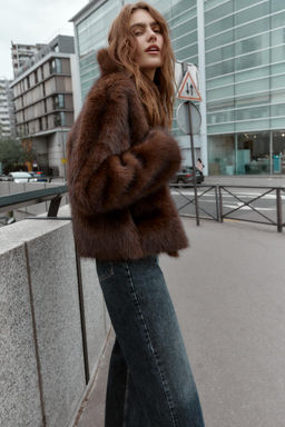 REVERSIBLE DOUBLE-FACED FAUX FUR JACKET - Zara фото 11