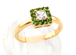 Кольцо женское "Карат" с цирконом зелёным, размер 16