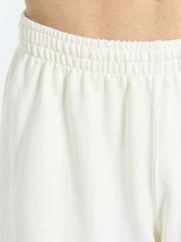 Шорты мужские в светло-молочном цвете св.молочный 131093