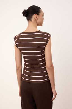 Wardrobe Essentials-Kahverengi Cizgili Fitted/Vucuda Oturan Yumusak Orme Bluz TWOSS26BZ00108