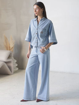 Широкие джинсы из облегченного денима