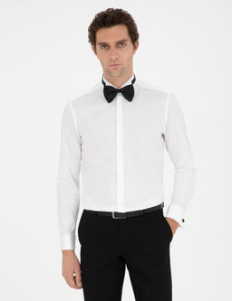 Белая рубашка под смокинг приталенного кроя из смесового хлопка с манжетами