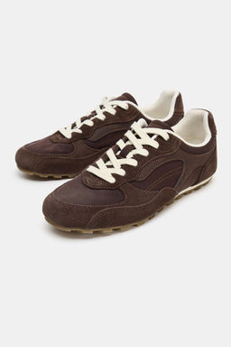 ZAPATILLA DEPORTIVA COMBINADA / Marr?n