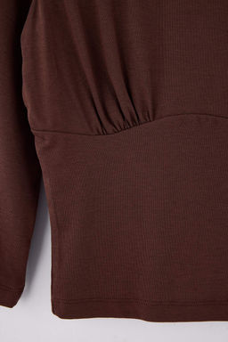Kahverengi Fitted/V_cuda Oturan B_zg_l_ Truvakar Kol Crop _rme T-Shirt TWOAW27TS00050 - Trendyolmilla фото 2