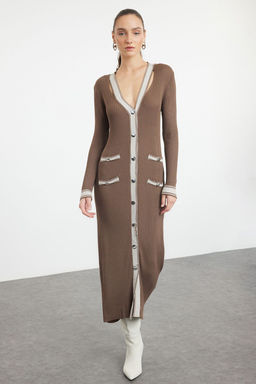 TRENDYOLMILLA Siyah Maxi Triko Renk Bloklu Elbise TWOAW24EL00017 фото 9