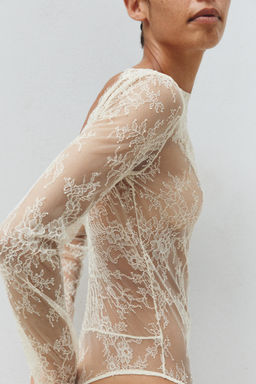 BODY ENCAJE / Crudo