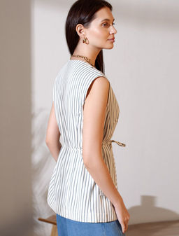 Удлиненный костюмный жилет в полоску с поясом из легкого хлопкового поплина