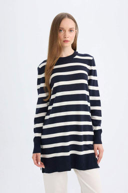 Полосатая туника с длинными рукавами и круглым вырезом обычного кроя
