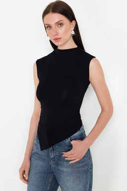 Siyah Dik Yaka Buzgu/Drape Detayl? Fitted/Vucuda Oturan Asimetrik Orme Bluz TWOSS24BZ00534