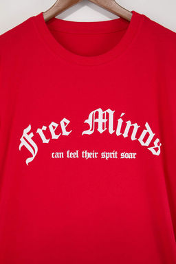 Siyah-K?rm?z? 2li Paket Regular/Normal Kal?p Bask?l? %100 Pamuk T-Shirt TMNSS26TS00043