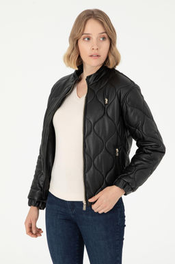 Женская черная кожаная куртка