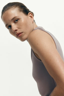 Top de microfibra con cuello perkins - H&m фото 6