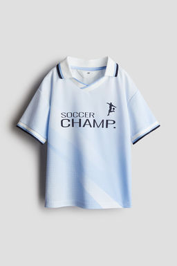 Camiseta de futbol con cuello