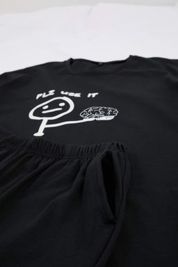 Siyah Regular Kesim Eglenceli Yaz? Bask?l? Pamuklu Pijama Tak?m? TMNSS26PT00024