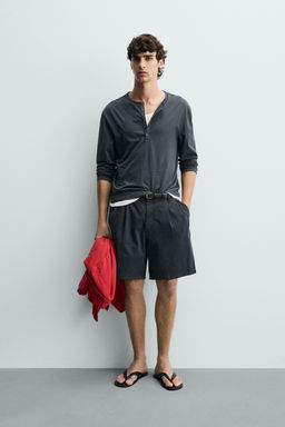BERMUDA CHINO REGULAR FIT PLIEGUES / Marino