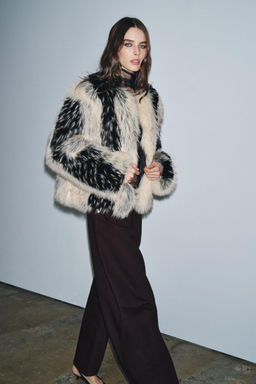SHORT FAUX FUR COAT ZW COLLECTION