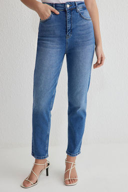 Mavi Yuksek Bel Comfort Mom Jeans TWOSS25JE00115 - Trendyolmilla фото 3