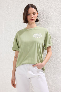 Mint %100 Pamuk Slogan Patch Detayl? Oversize/Genis Kesim Orme T-Shirt TWOSS25TS00143