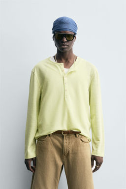 LIGHTWEIGHT BUTTON-NECK T-SHIRT - Zara фото 4