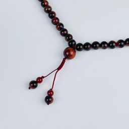 Четки буддийские (Мала) из Сардоникса, Сердолика и Бычьего глаза (108 бусин) - Радуга самоцветов фото 2