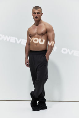 Joggers de deporte en DryMove Loose Fit - H&m фото 3