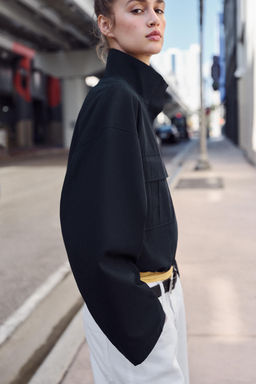 CHAQUETA CORTA CUELLO SUBIDO / Marino